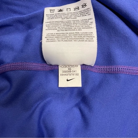 Nike Tank Top Women's Size XS Blue Yellow Vintage Printed Built-in Shelf Bra - Picture 8 of 8